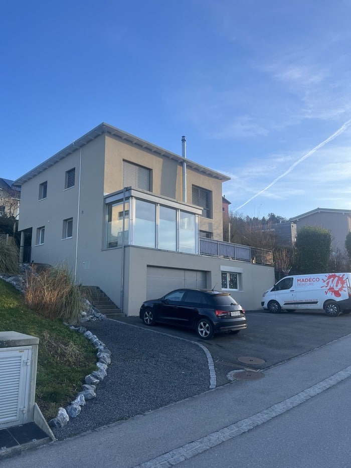 Rénovation de façade par Madéco Peinture dans le canton de Fribourg