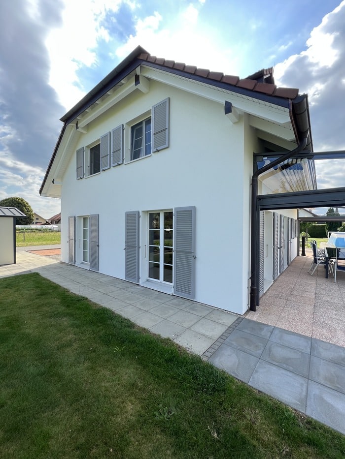 Rénovation de façade par Madéco Peinture dans le canton de Fribourg