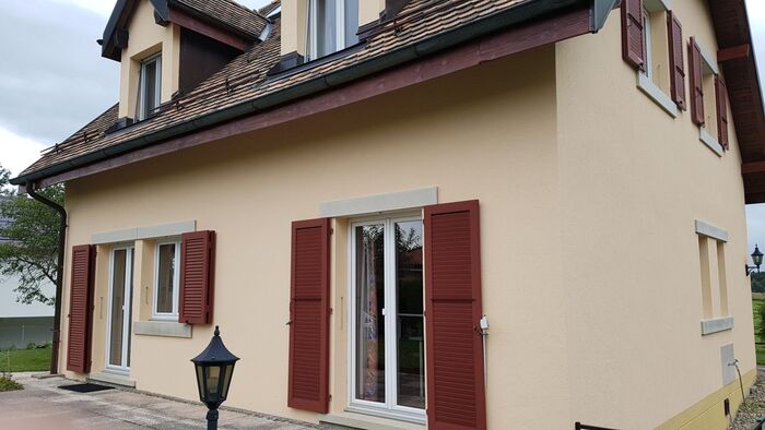 Rénovation de façade par Madéco Peinture dans le canton de Fribourg