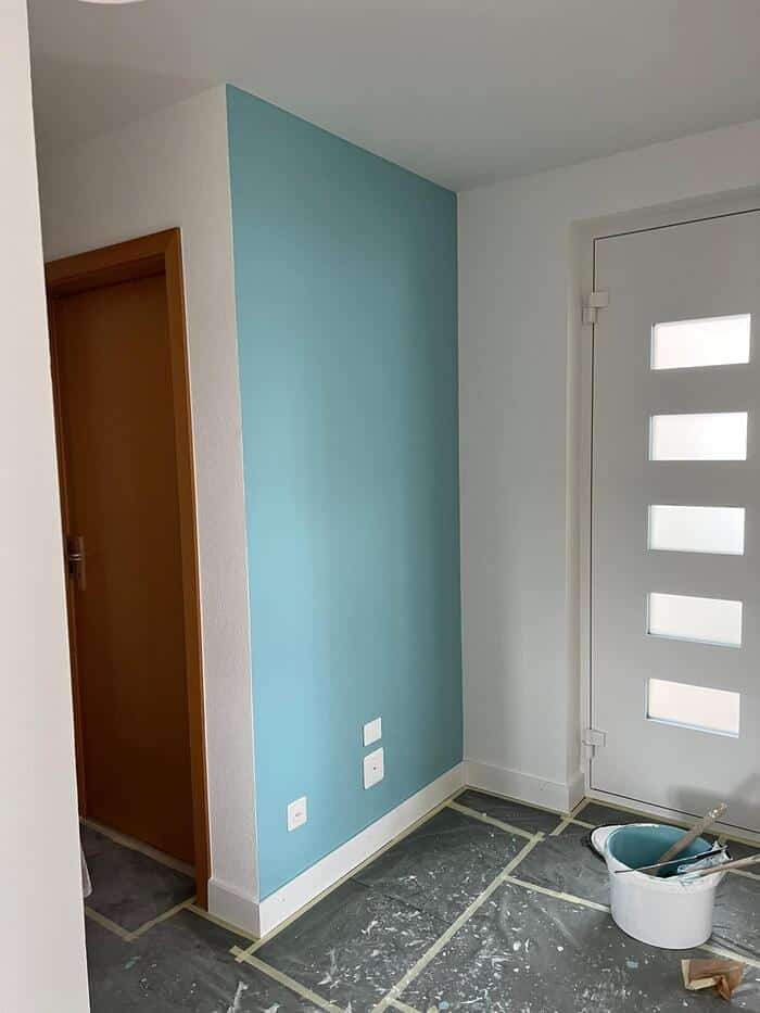 Mise en couleur de murs par Madéco Peinture à Fribourg