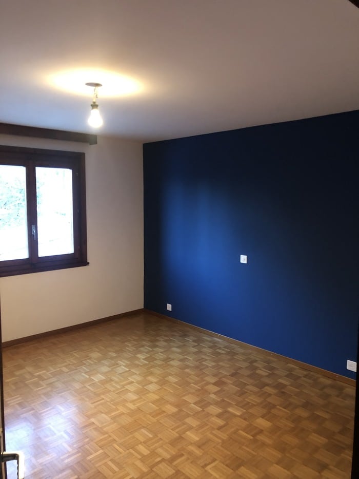 Mise en couleur de murs par Madéco Peinture à Fribourg