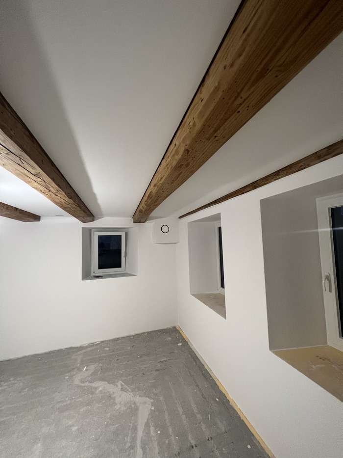 Peinture intérieure réalisée par Madéco Peinture dans le canton de Fribourg